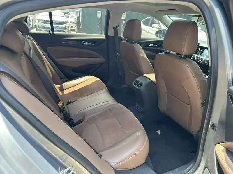 Regal 2017 20T Luxury — 17