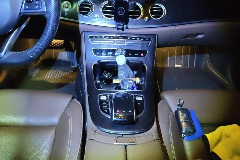 Mercedes-Benz E-Class 2018 E 200 L Sports — 6