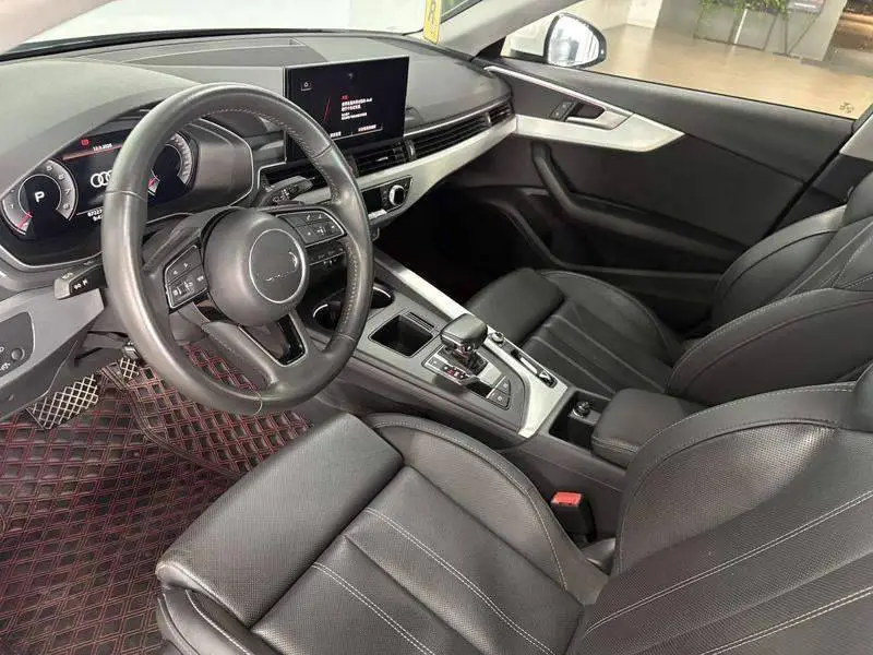 Audi A4L 2020 40 TFSI Luxury Dynamic Edition — 11