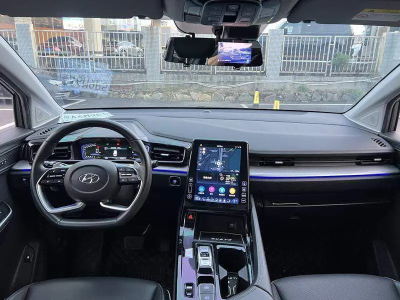 Kustu 2021 380TGDi LUX Premium — 12