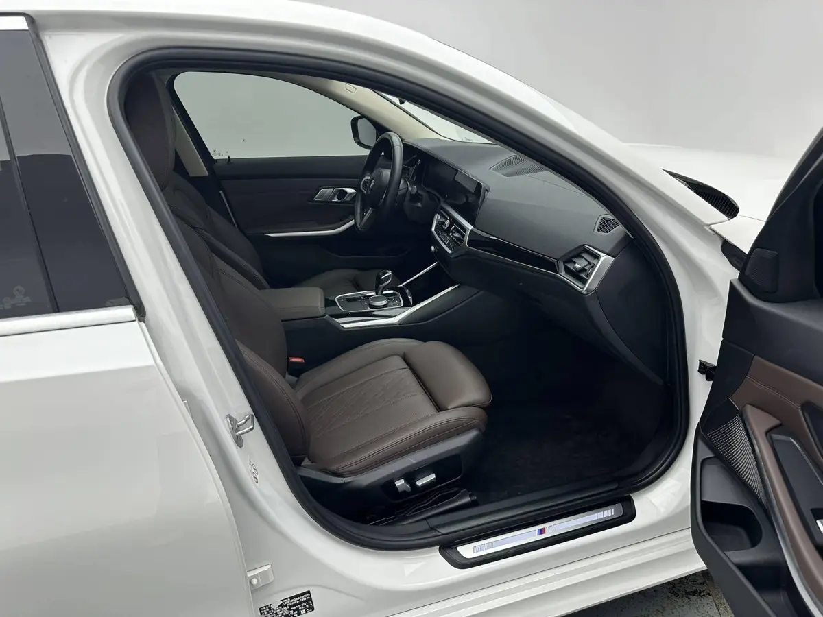 BMW 3 Series 2022 320Li M Sport Package — 7