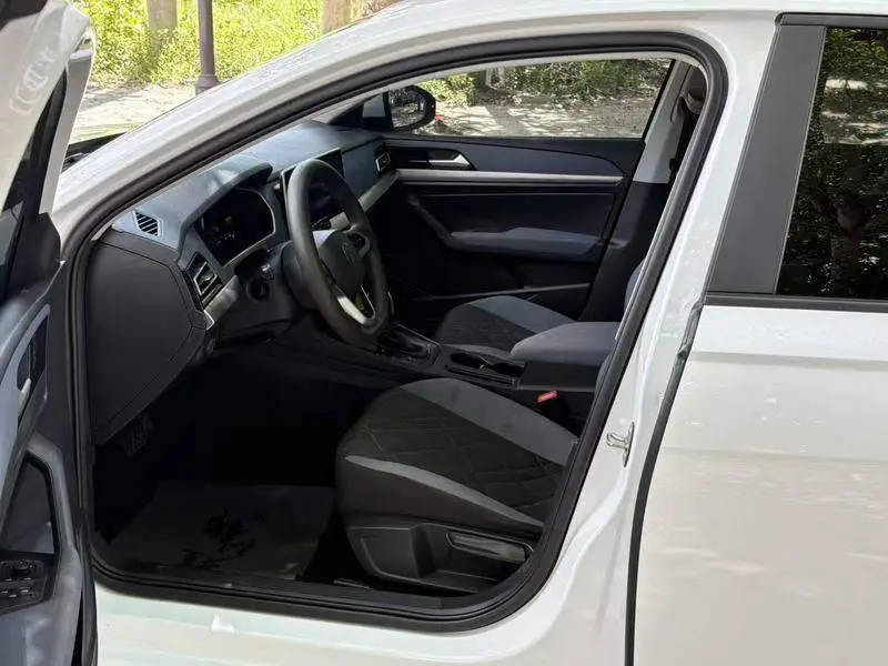 Lavida 2023 facelift 1.5L automatic Deyi version — 9