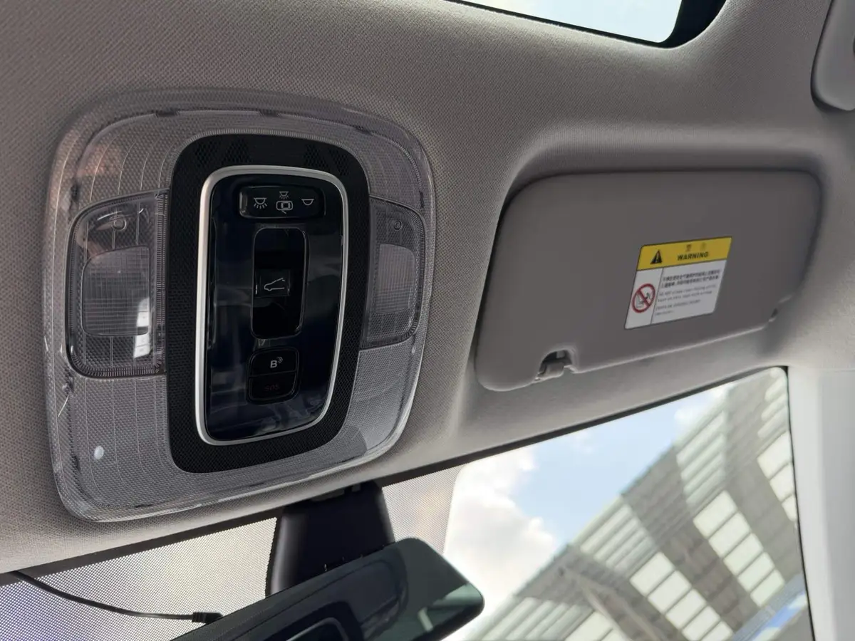Elantra 2022 1.5L CVT LUX Premium Edition — 20