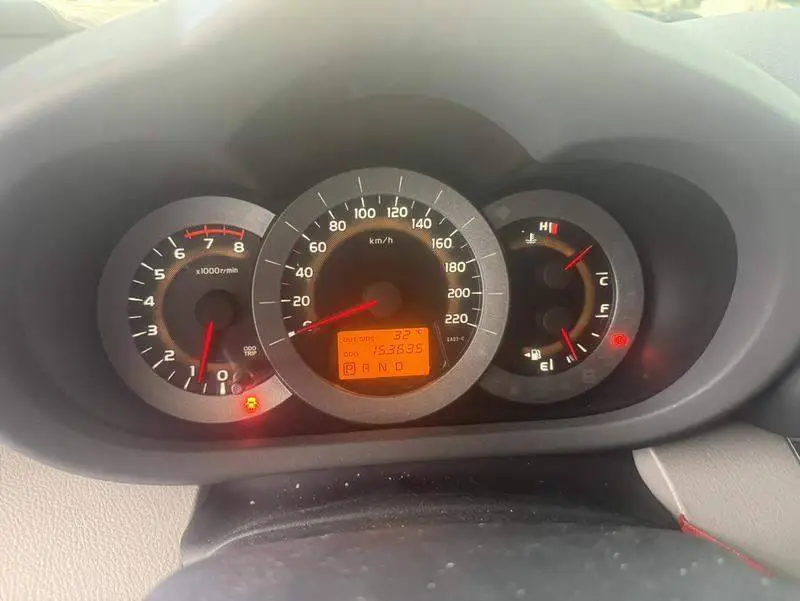 RAV4 Rongfang 2010 2.0L Automatic Luxury Upgrade Edition — 6