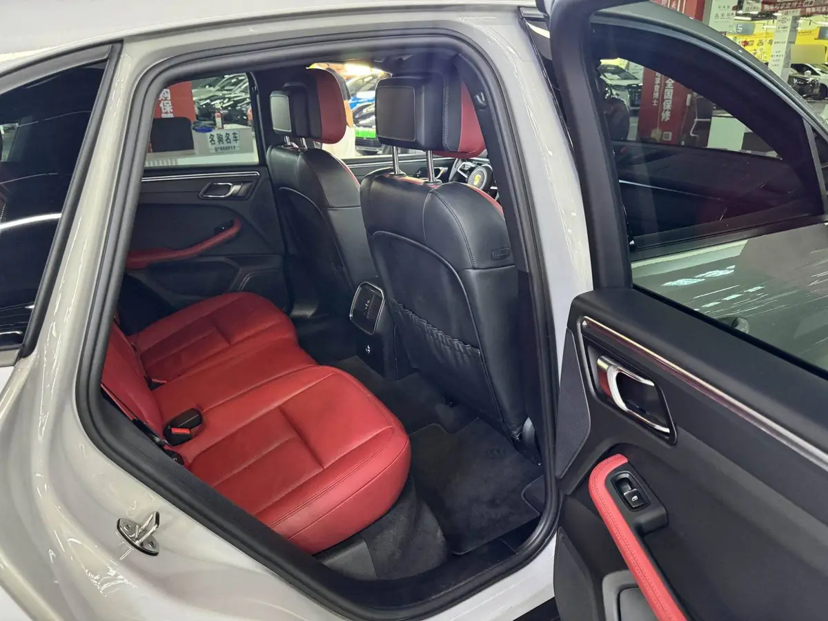 Macan 2021 Macan 2.0T — 8