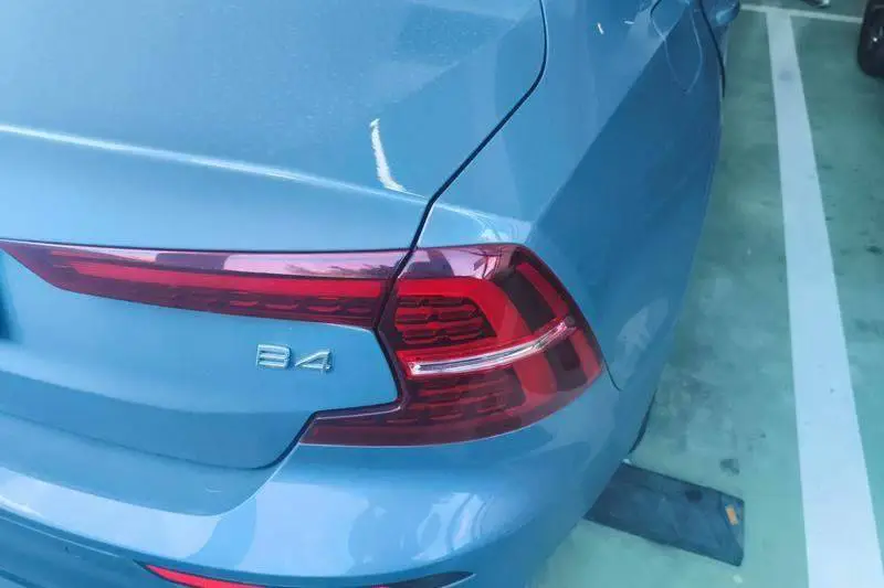 Volvo S60 2022 B4 Zhiyuan Deluxe Edition — 5