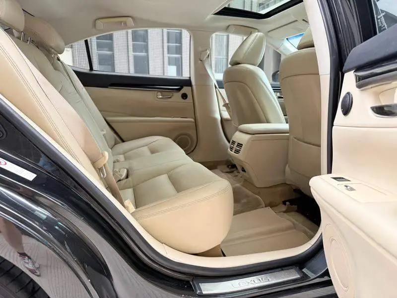 Lexus ES 2013 300h Elite Edition — 19