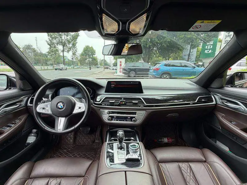 BMW 7 Series 2021 730Li M Sport Package — 6