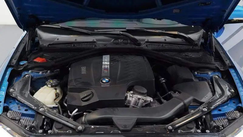 BMW M2 2016 M2 — 6