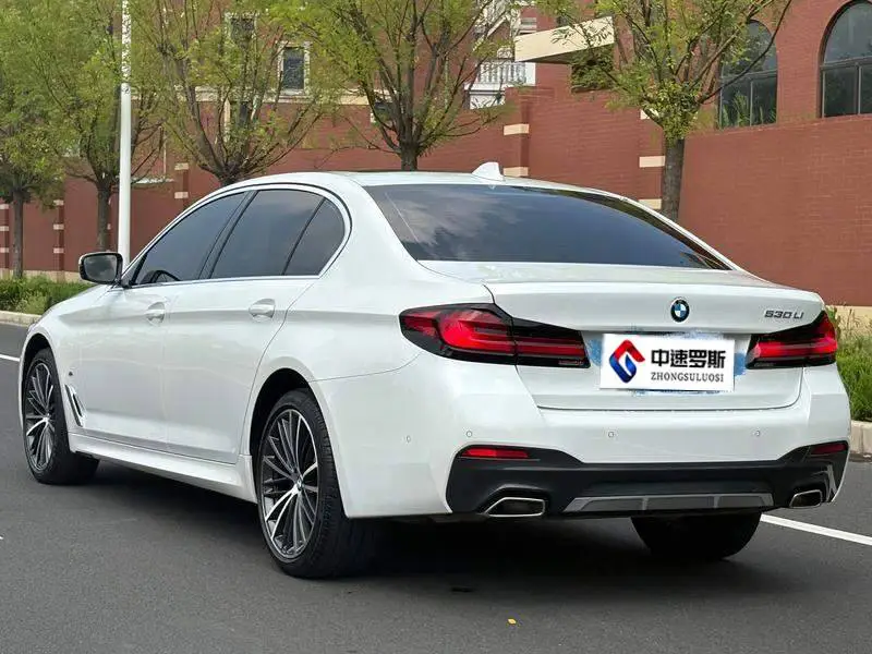 BMW 5 Series 2023 530Li Leading M Sport Package — 5