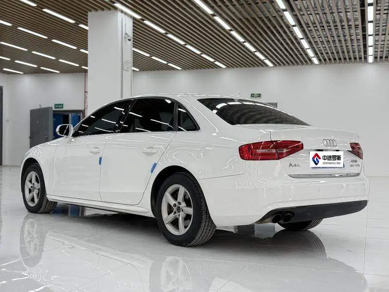 Audi A4L 2015 35 TFSI Automatic Standard Model — 4