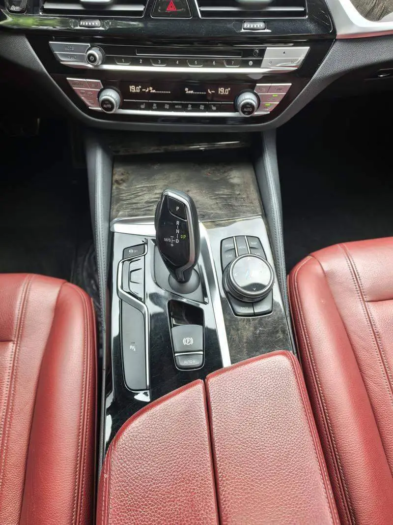 BMW 5 Series 2019 530Li Leading M Sport Package — 15