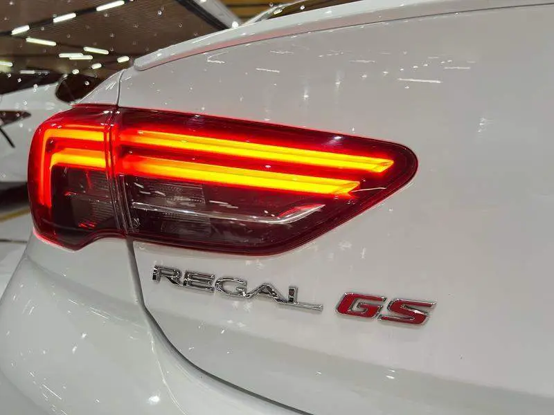 Regal 2017 GS 28T Luxury — 7