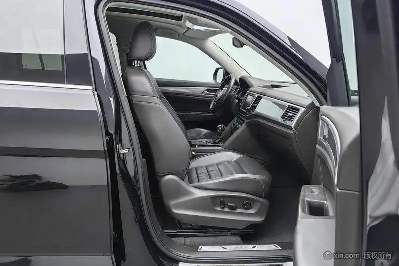 Touron 2017 330TSI 2WD Luxury Edition — 17