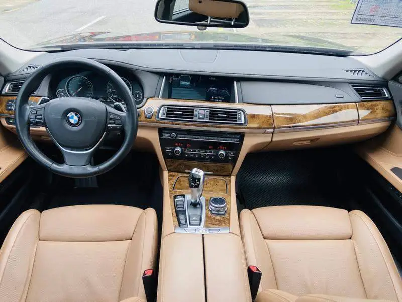 BMW 7 Series 2013 730Li Luxury — 12