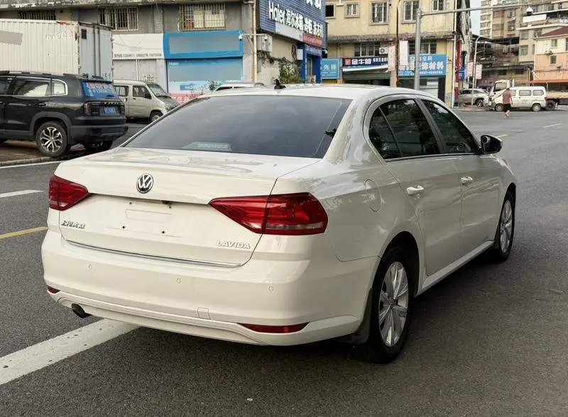 Lavida 2017 1.6L Automatic Fashion Edition — 6