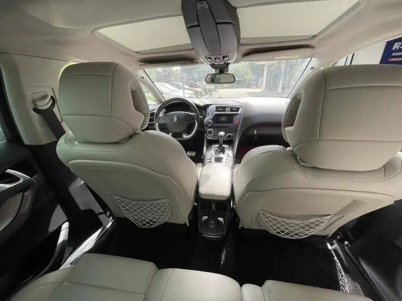 DS 5 2014 1.6T Premium Edition THP200 — 15