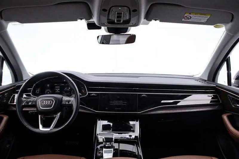 Audi Q7 2023 45 TFSI quattro S line sports model — 9