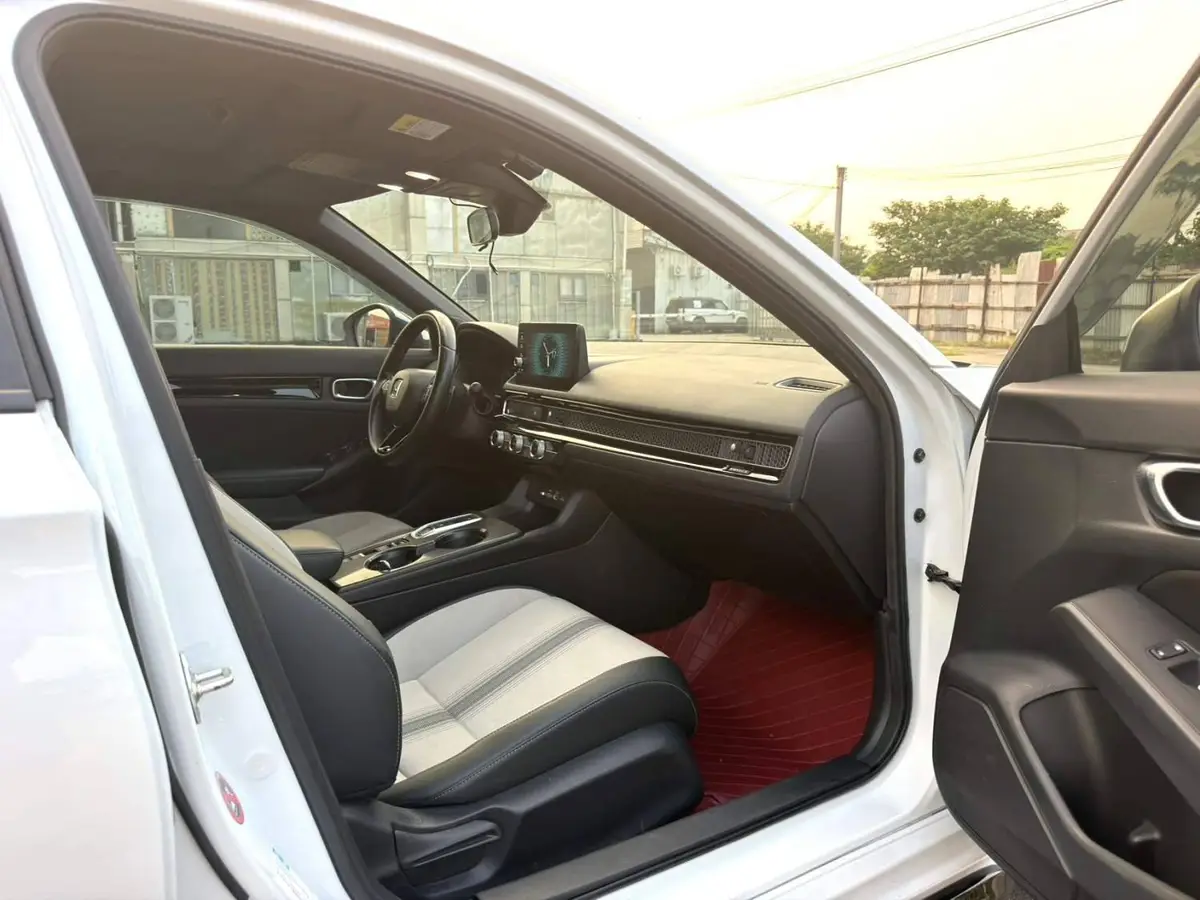 Civic 2023 HATCHBACK 2.0L e:HEV Extreme Control Edition — 13
