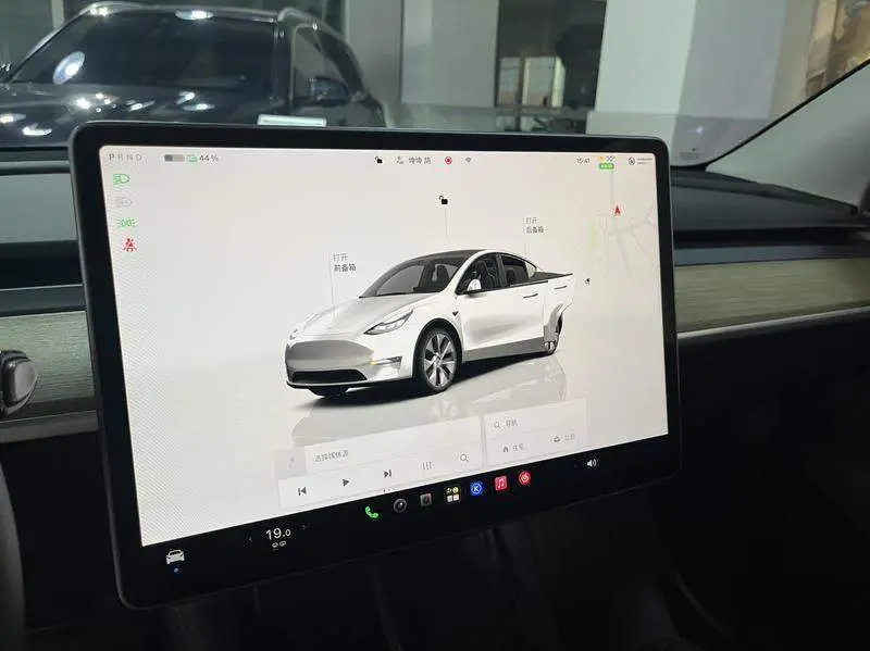 Model Y 2023 Long Range All-Wheel Drive — 9