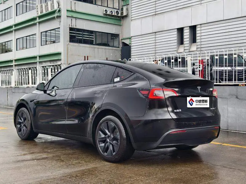 Model Y 2024 rear-wheel drive version — 4