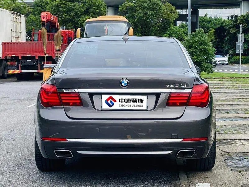 BMW 7 Series 2013 730Li Luxury — 5