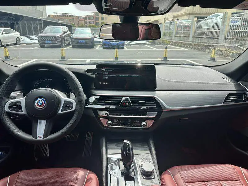 BMW 5 Series 2021 530Li Leading M Sport Package — 11