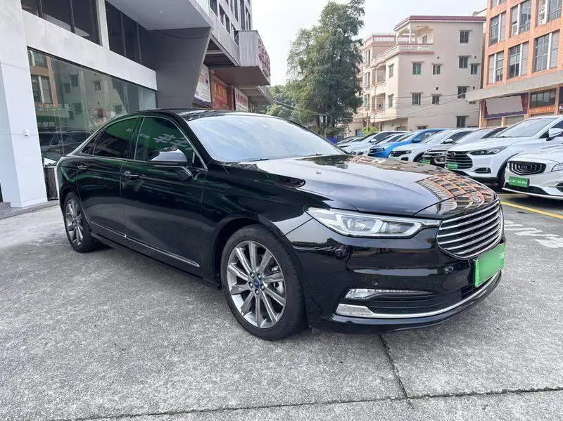 Taurus 2019 EcoBoost 245 Premium Edition — 3