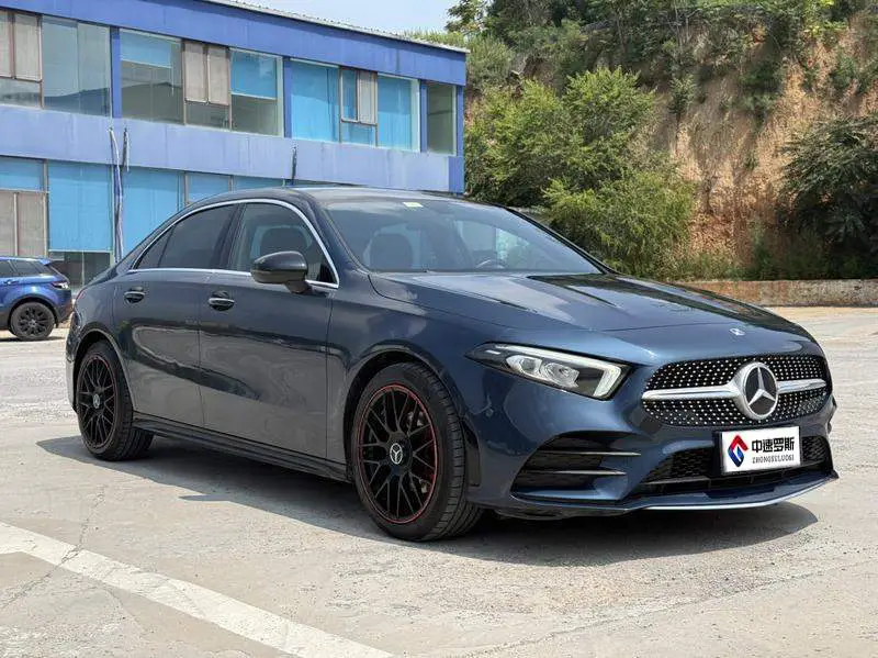 Mercedes-Benz A-Class 2019 A 200 L sports sedan — 3