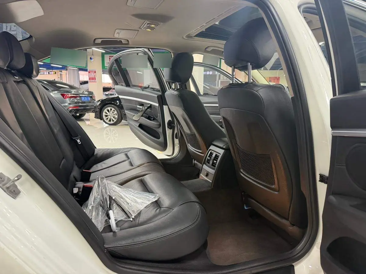 BMW 3 Series 2013 320Li Luxury Design Package — 14