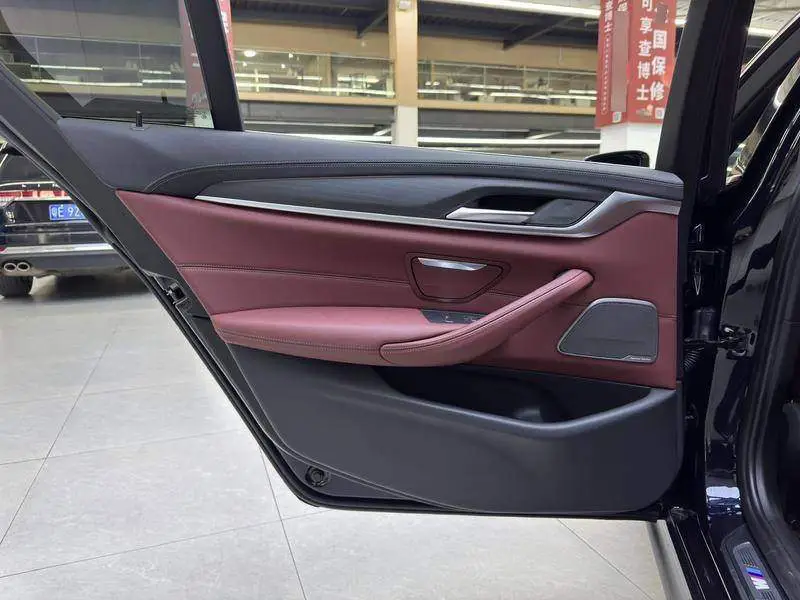 BMW 5 Series 2022 530Li Premium M Sport Package — 6
