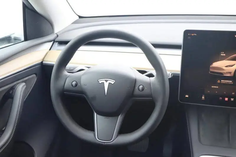 Model Y 2022 facelifted rear-wheel drive version — 12