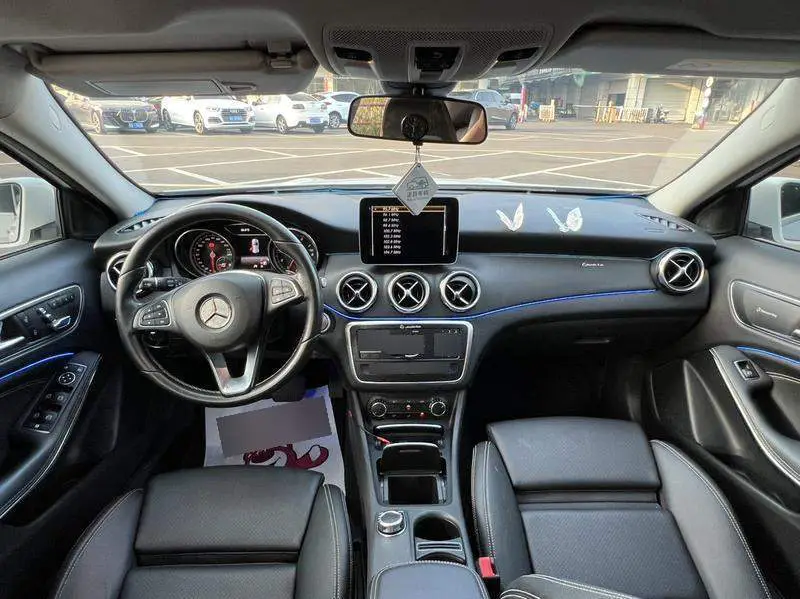 Mercedes-Benz GLA 2018 GLA 200 Dynamic — 7