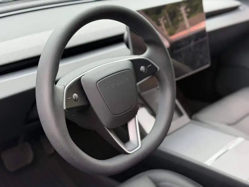 Model 3 2023 rear-wheel drive version — 9