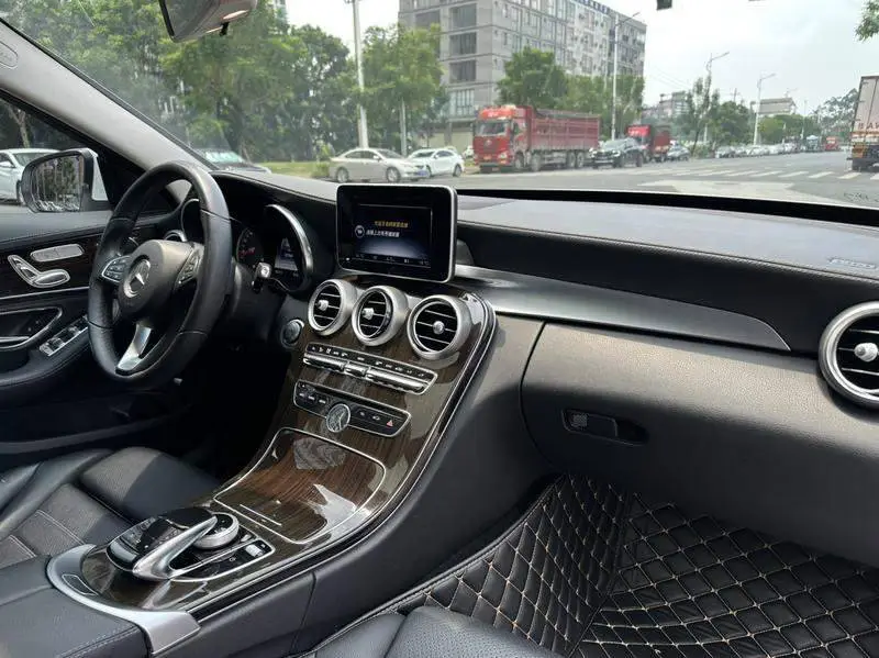 Mercedes-Benz C-Class 2015 facelifted C 200 L — 10