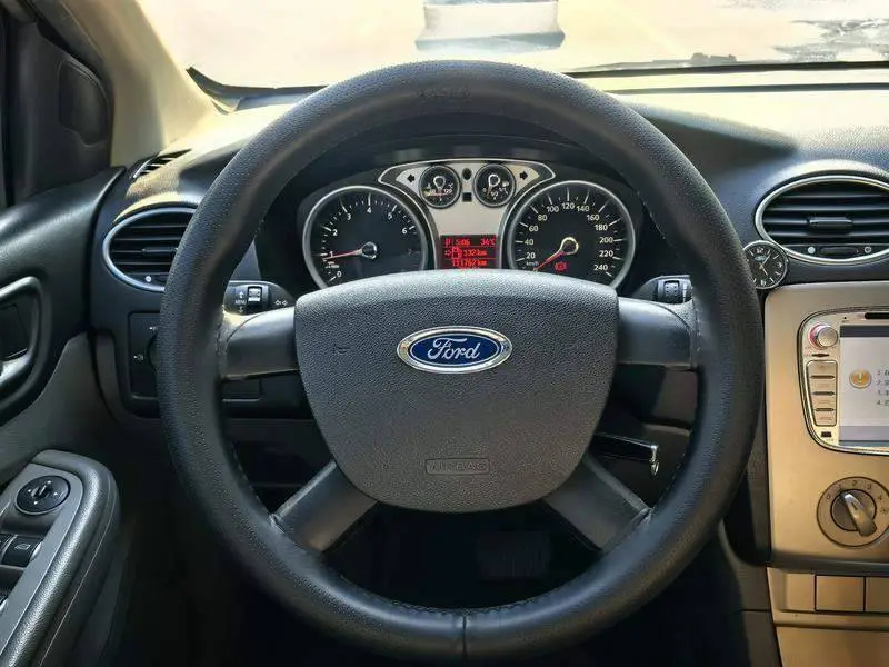 Fox 2012 Hatchback Classic 1.8L Automatic Basic Model — 14