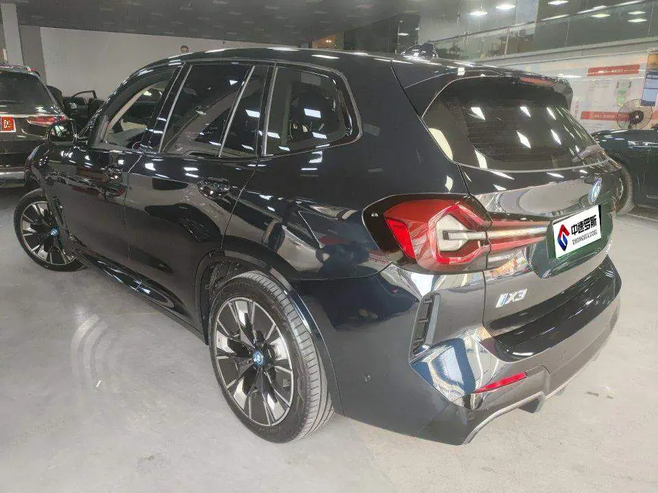 BMW iX3 2023 Pioneer — 3