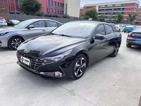 Elantra 2022 1.5L CVT LUX Premium Edition
