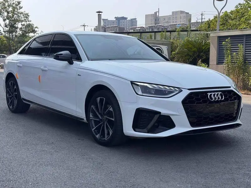 Audi A4L 2023 40 TFSI Luxury Dynamic Edition — 3
