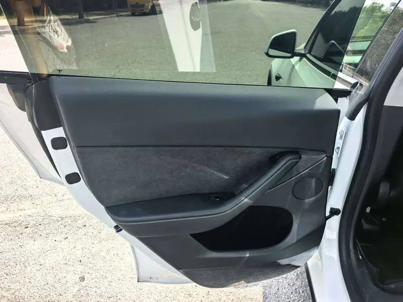 Model Y 2022 facelifted rear-wheel drive version — 11