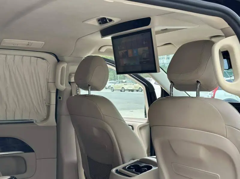 Mercedes-Benz V-Class 2016 V 260 Pilot Edition — 19