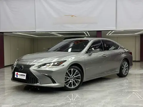 Lexus ES 2021 300h Premium Edition