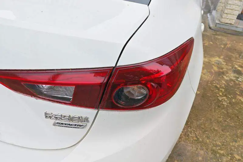 Mazda 3 Angkesaila 2017 Sedan 1.5L Automatic Comfort National VI — 5