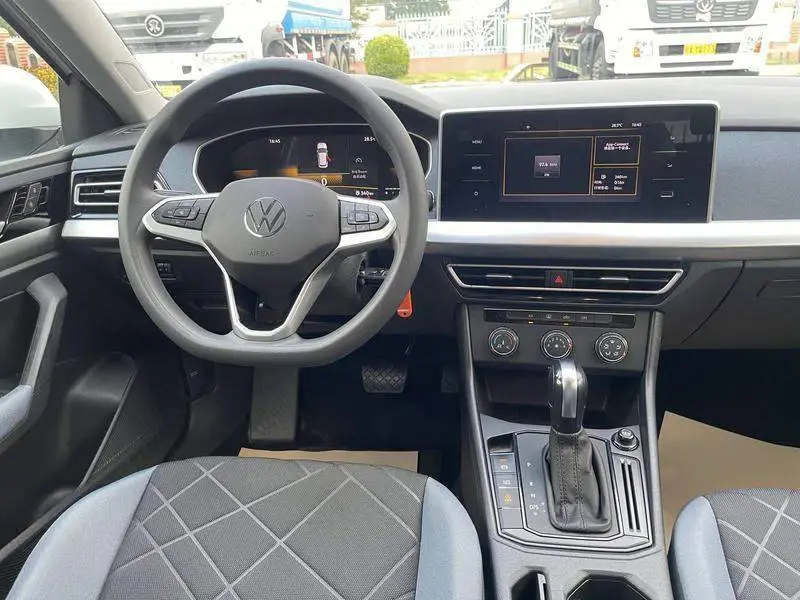 Lavida 2023 facelift 1.5L automatic Deyi version — 15