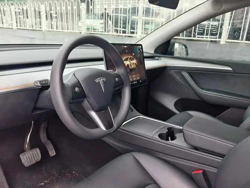 Model Y 2024 rear-wheel drive version — 8