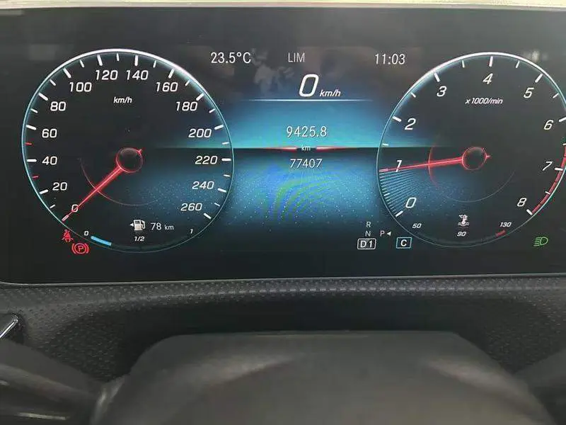 Mercedes-Benz A-Class 2019 A 200 L sports sedan — 9
