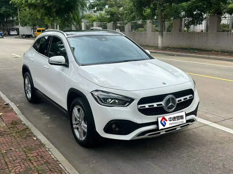 Mercedes-Benz GLA 2023 GLA 200 — 3