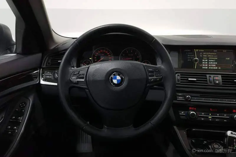 BMW 5 Series 2011 523Li Luxury Model — 14