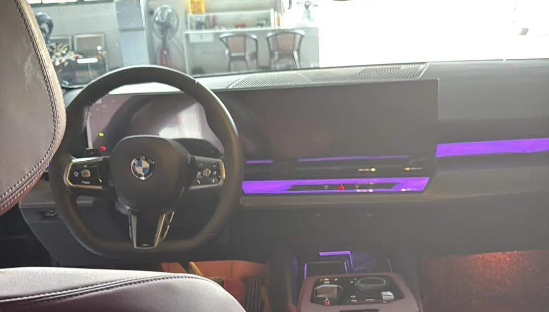 BMW 5 Series 2025 530Li Leading M Sport Package — 10