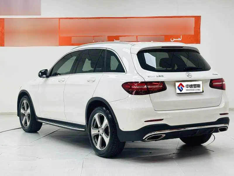 Mercedes-Benz GLC 2017 GLC 260 4MATIC Luxury — 4